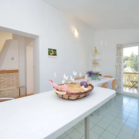 Yvonne Apartments Pakoštane