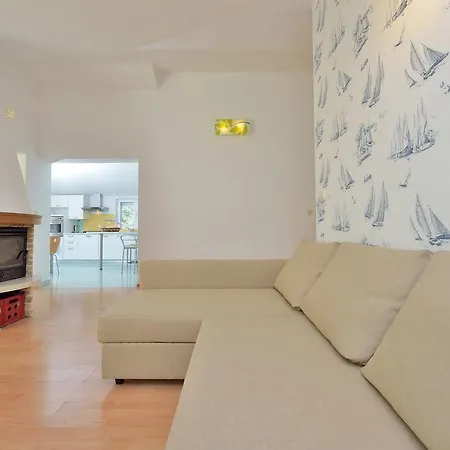 Yvonne Apartments Apartmán Pakoštane