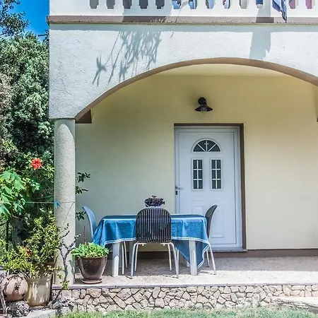 Yvonne Apartments Pakoštane