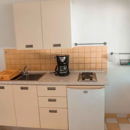 Yvonne Apartments Apartmán Pakoštane