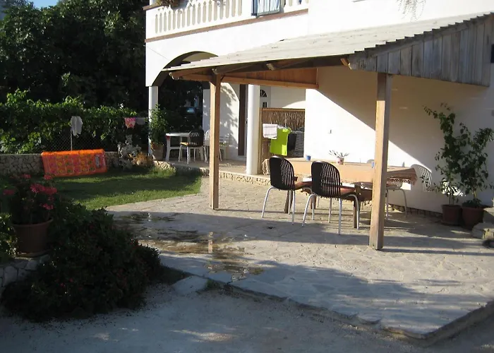 Yvonne Apartments * Pakoštane