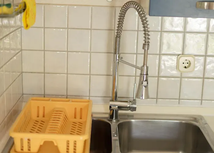 Yvonne Apartments Apartament