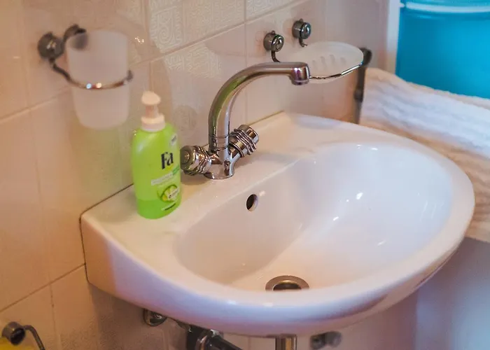 Yvonne Apartments Apartament *