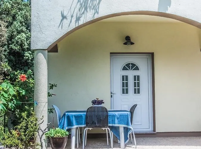 Yvonne Apartments Pakoštane