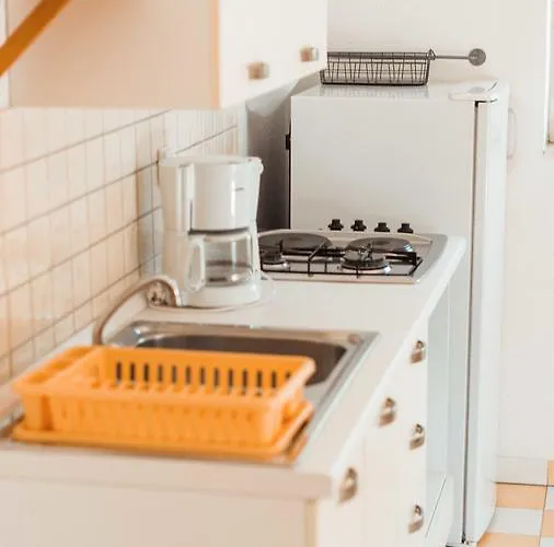 Apartament Yvonne Apartments *