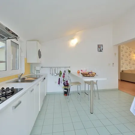 Yvonne Apartments * Pakostane