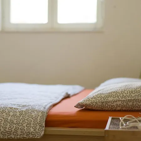 Yvonne Apartments *